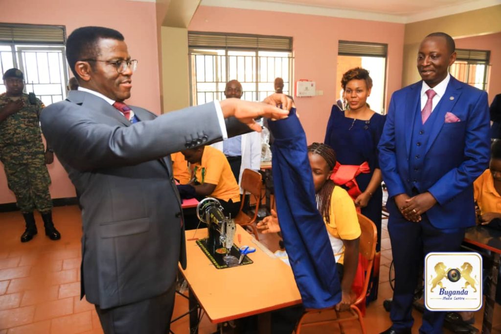 Katikkiro Mayiga akuutidde abavubuka okwekwata Tekinologiya n’obukugu okulwanyisa ebbula ly’ emirimu