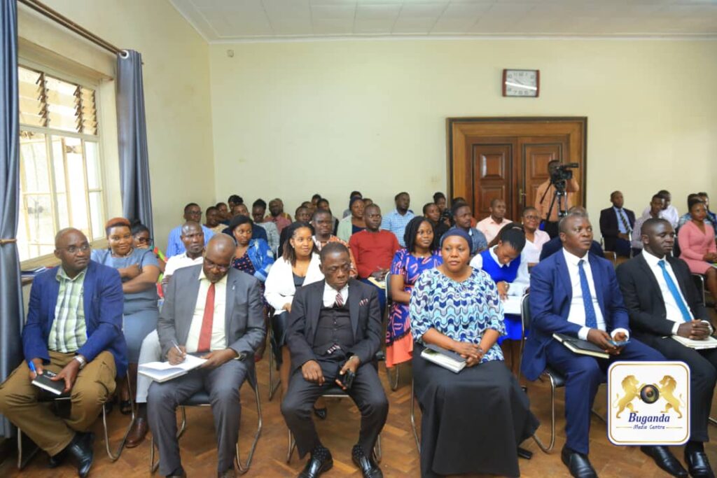 Owek. Mayiga asabye abaweereza b’ Obwakabaka okubeera abayiiya era abeerufu mu mirimu gwabwe