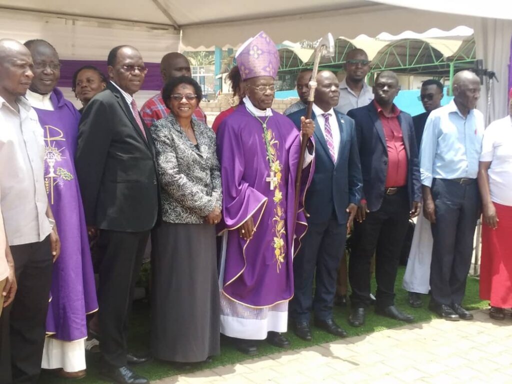 Owek. Kikomeko asabye abasomesa n’abayizi okutwala ekisiibo nga kikulu